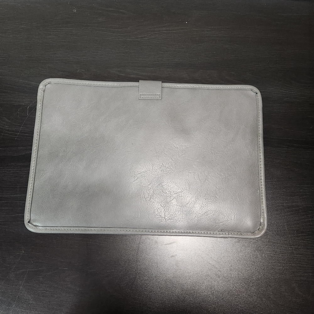 BEIS Silver Tablet Sleeve - Picture 10 of 13